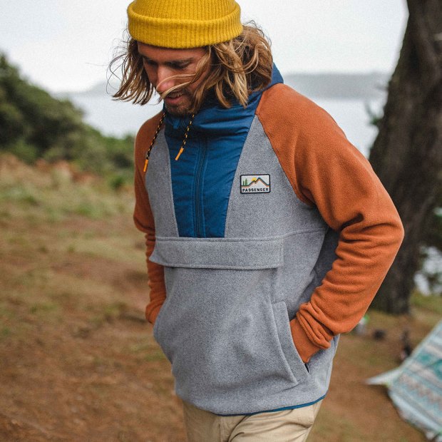 Passenger Exclusive Woodland Hooded 1/2 Zip Recyceltes Polarfleece Grau Meliert