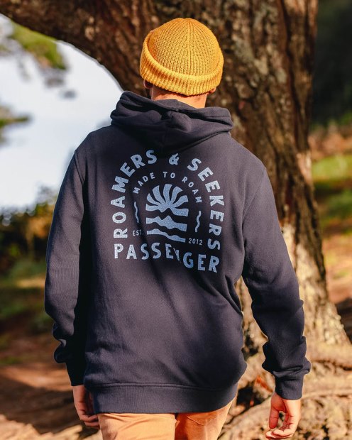 Passenger Exclusive Evenfall Hoodie Aus Recycelter Baumwolle In Tiefem Marineblau