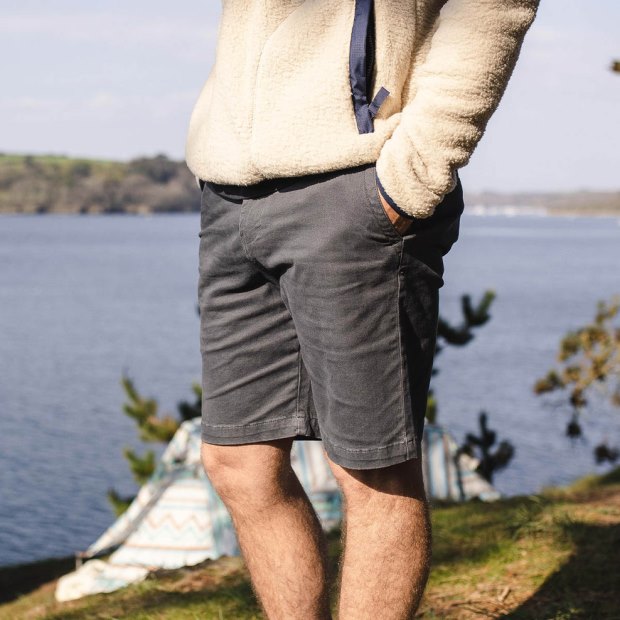 Passenger Exclusive Ridge Short Verblasstes Schwarz