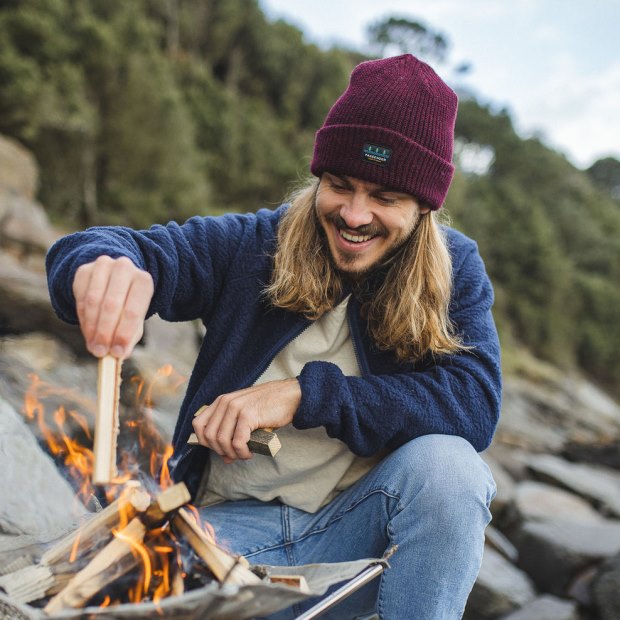 Exklusive Doppellagige Beanie Bei Flut Für Passagiere In Rot