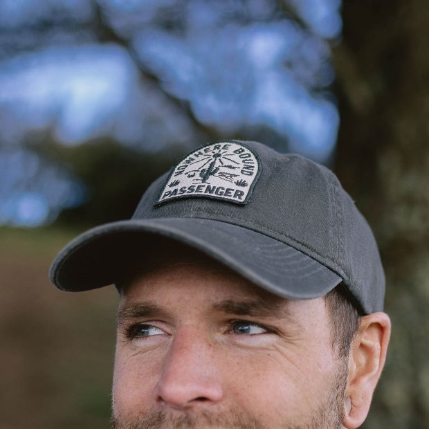 Exklusive Passagierkappe Aus Trüber Recycelter Baumwolle Mit Verblasstem Schwarz