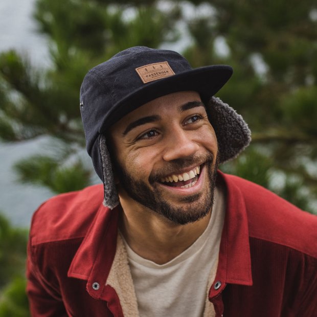 Exklusiver, Mit Sherpa Gefütterter Tageshut Aus Twill Für Passagiere, Schwarz Verblasst