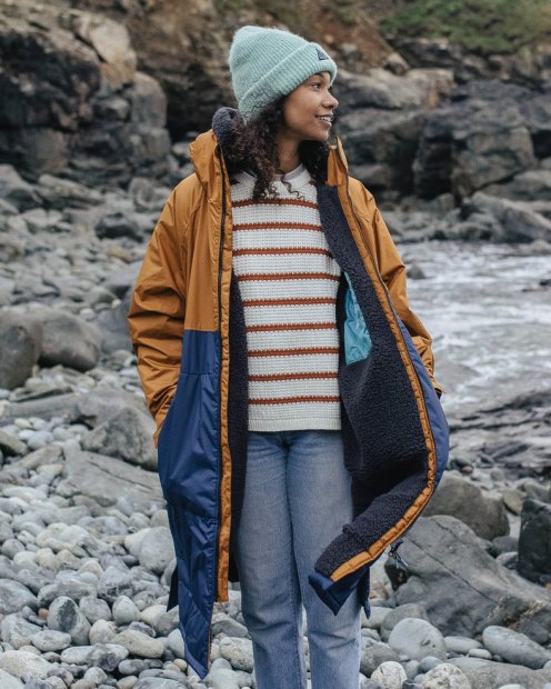 Sattes Marineblau/goldbraun