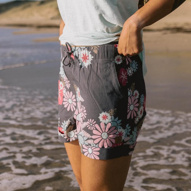 Passenger Exclusive Santosa Shorts Black Flower Burst